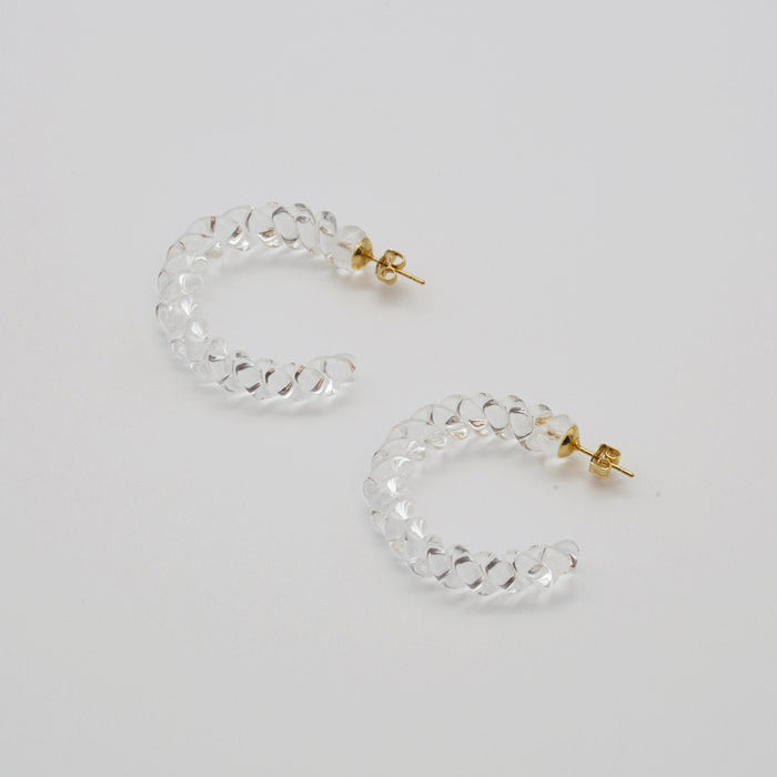 The spiral glass sparkles and leaves a memorable impression, and the design is a great match for any style.